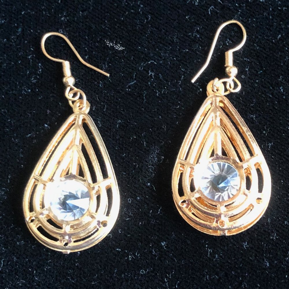 Betsey Johnson Teardrop earrings